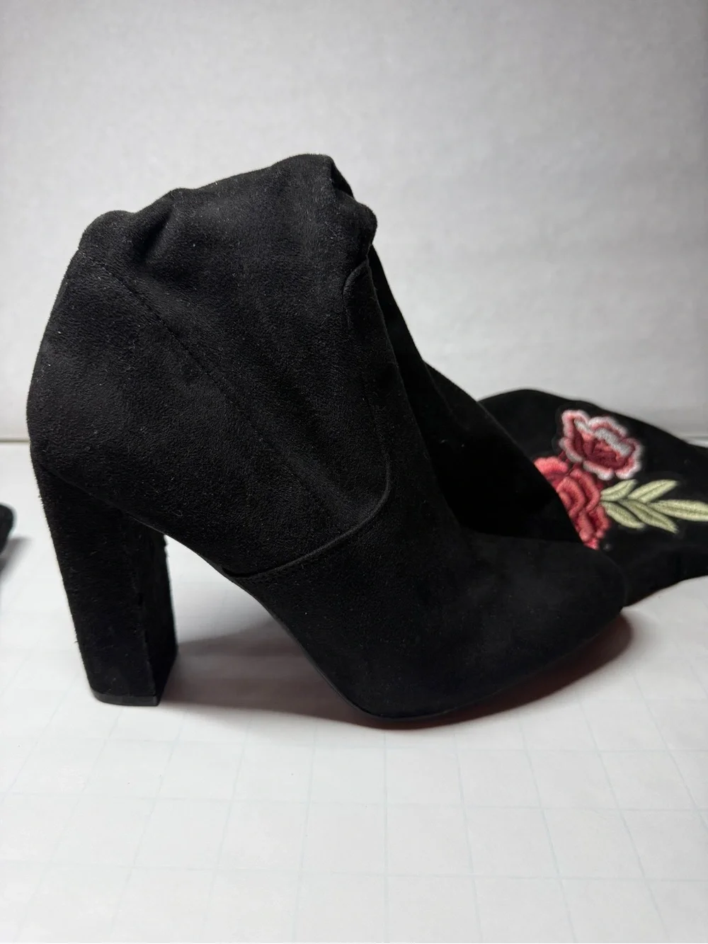 Black Over-the-Knee Boots with Red Rose Embroidery